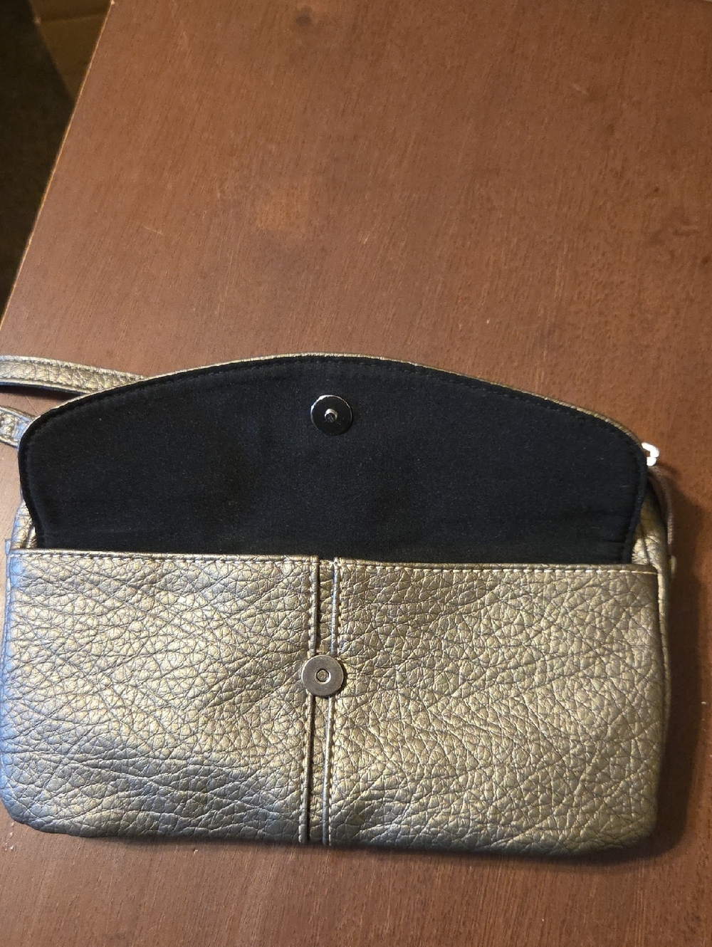Kenneth Cole Reaction Crossbody - Picture 8 of 10